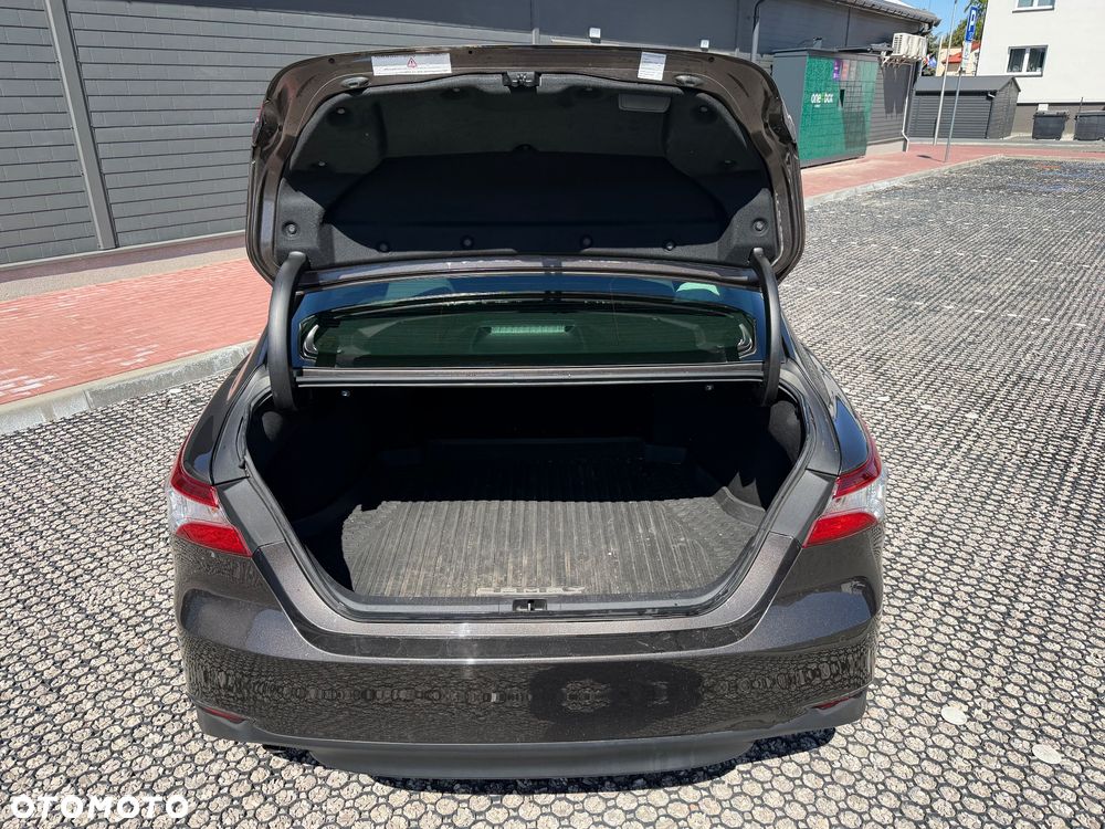 Toyota Camry 2.5 Hybrid Comfort CVT - 8