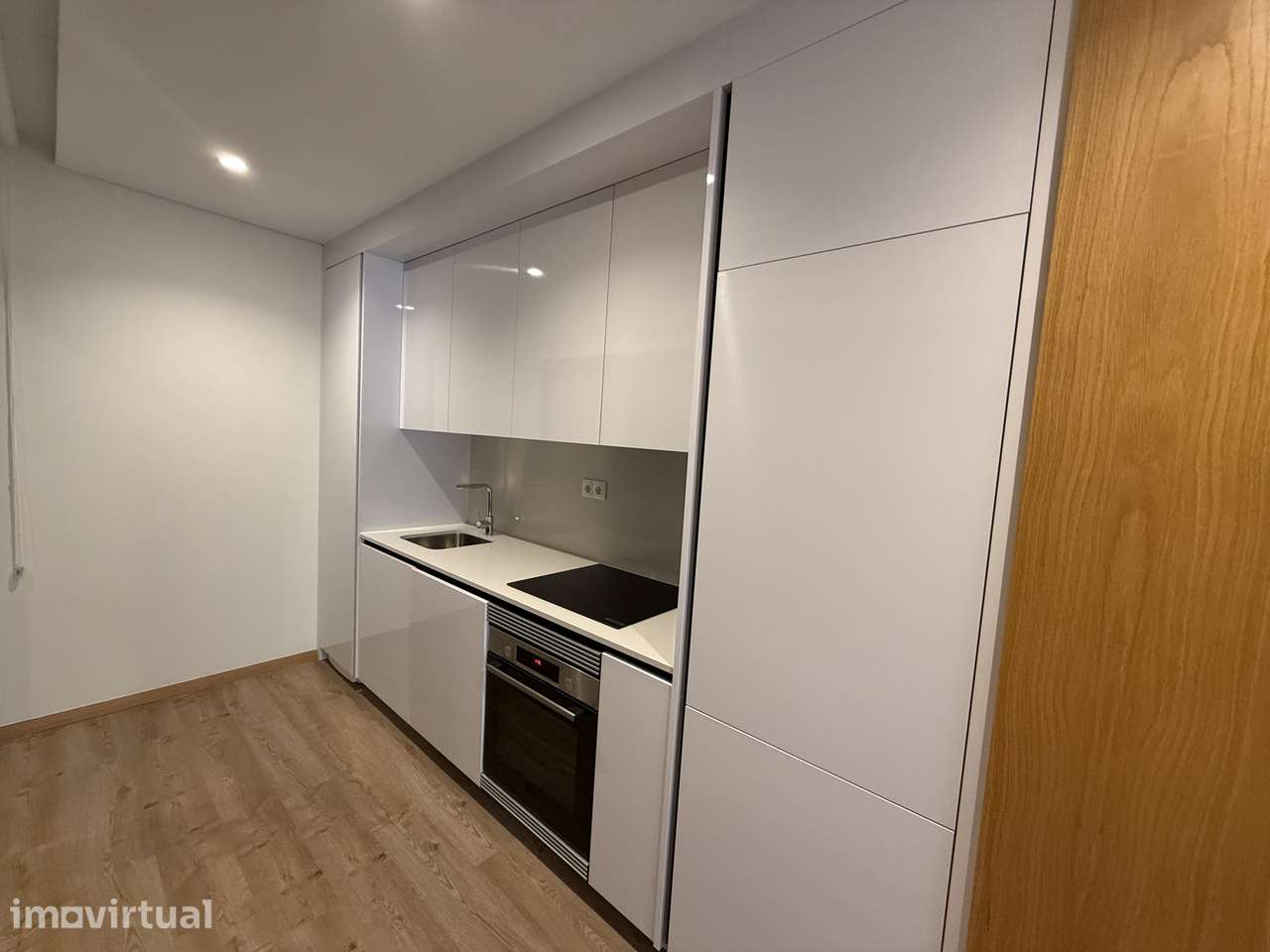 arrendo apartamento T1 novo junto à praia com bons acabamentos - Grande imagem: 5/13