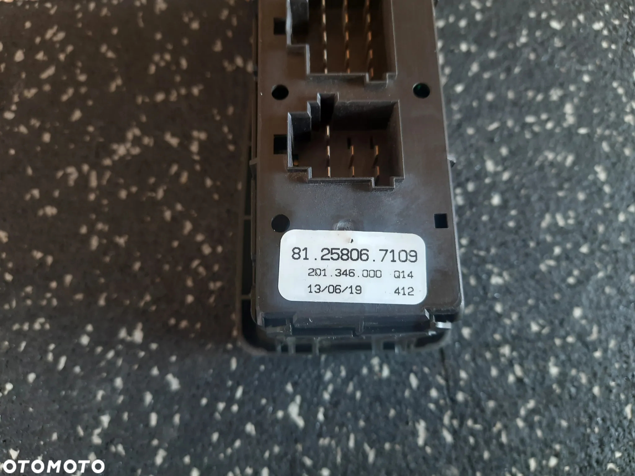 # MAN TGX EURO 6 LIFT 2019r MODUŁ STEROWNIK PANEL SZYB LUSTEREK 81.25806-7109 81258067109 - 4