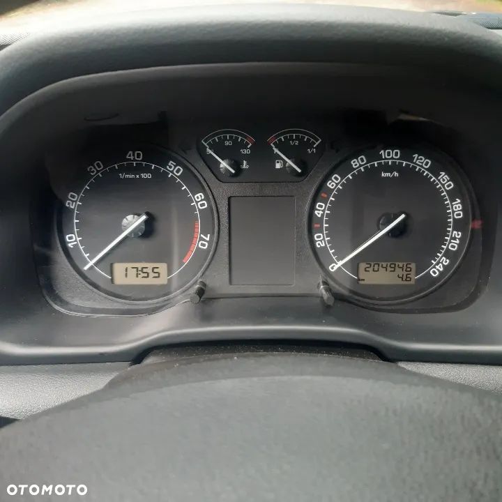 Skoda Octavia 1.6 Ambiente - 4