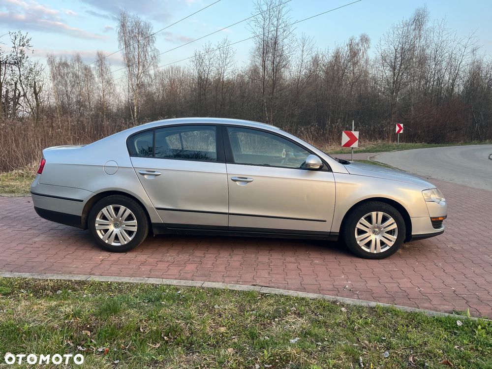 Volkswagen Passat 1.9 TDI Comfortline - 4