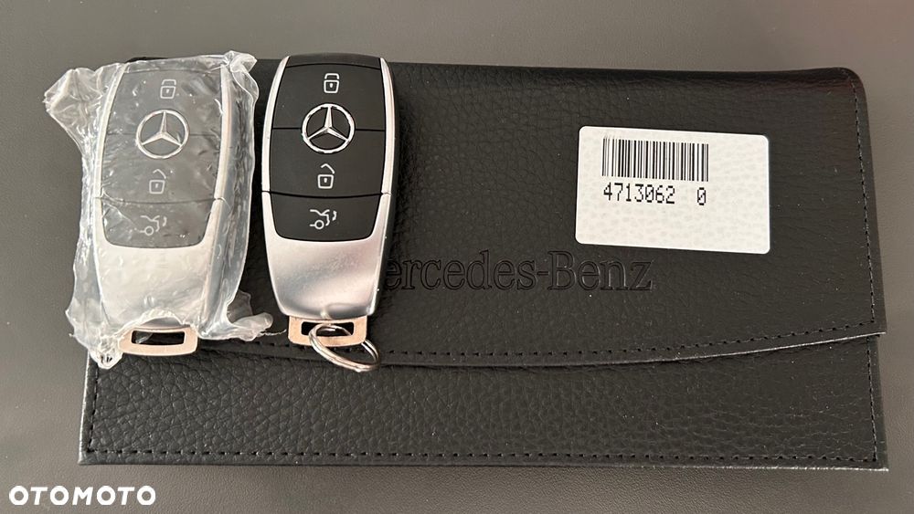 Mercedes-Benz GLA - 38