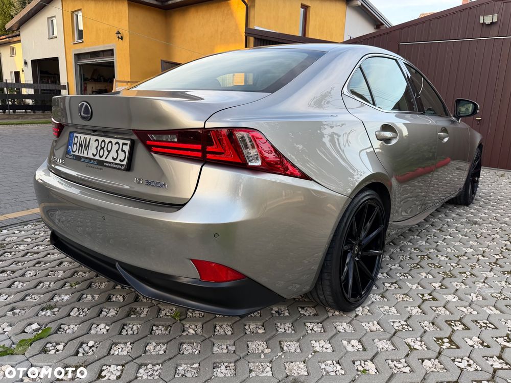 Lexus IS 300h Prestige - 2