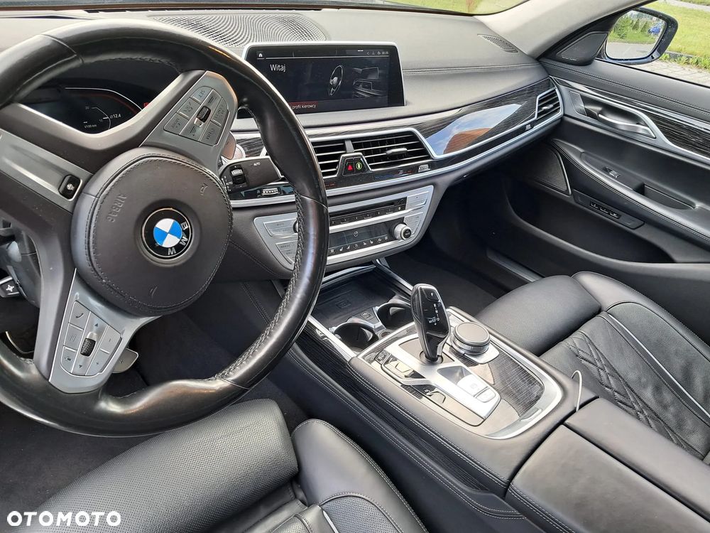 BMW Seria 7 750i xDrive - 9