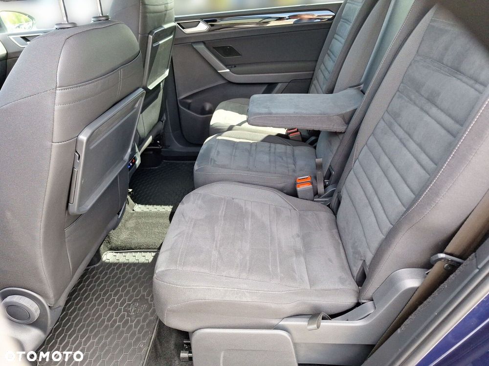 Volkswagen Touran - 12