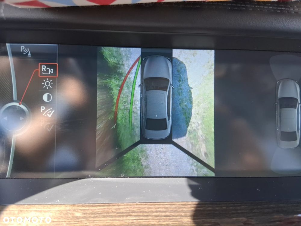 BMW Seria 7 750Li xDrive - 32