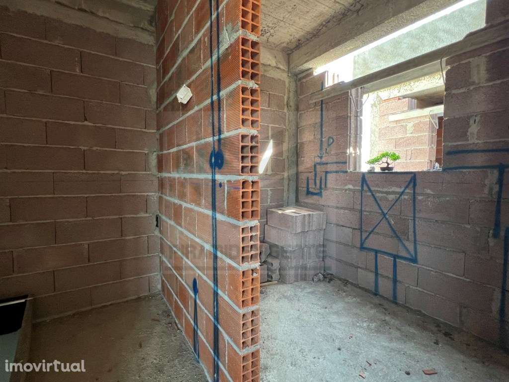 Moradia Duplex, Quarto RC e 2 Boas suítes, a Pé Transportes - Grande imagem: 5/17