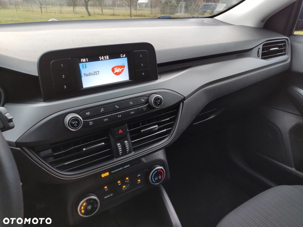 Ford Focus 1.0 EcoBoost Trend - 34