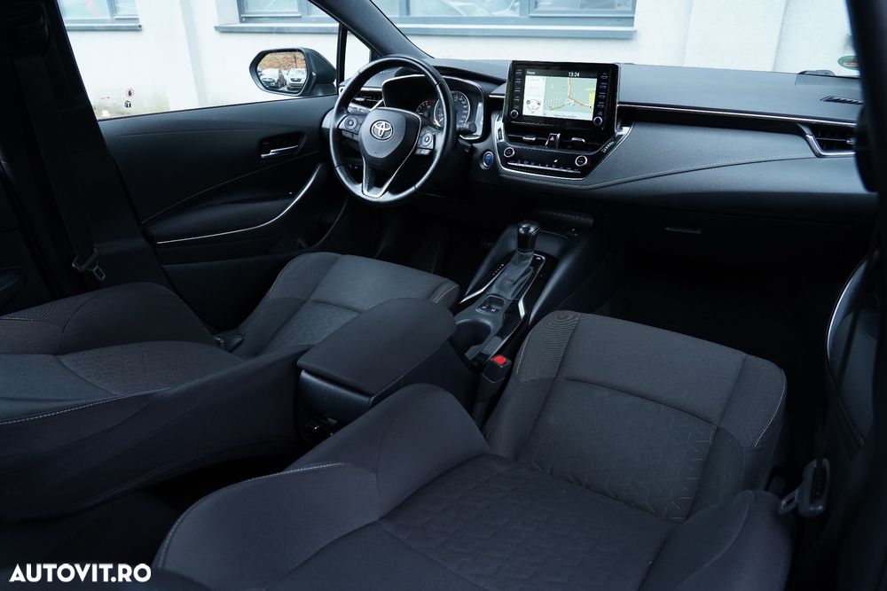 Toyota Corolla 1.8 HSD Business - 12