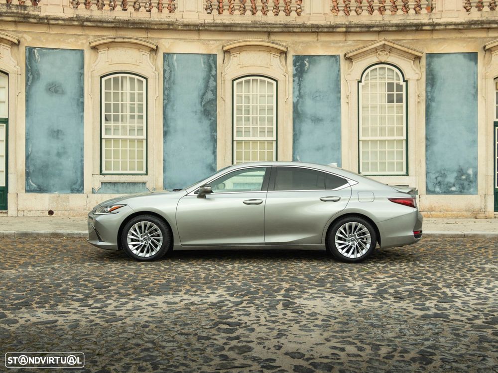 Lexus ES 300h Executive+ - 3