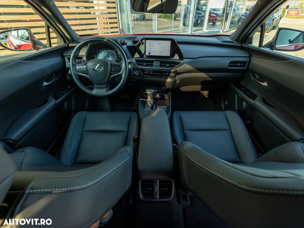Lexus UX 250h (E-FOUR) F SPORT - 10