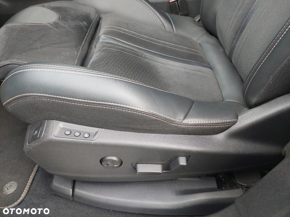 Peugeot 5008 2.0 BlueHDi GT Pack S&S EAT8 - 8