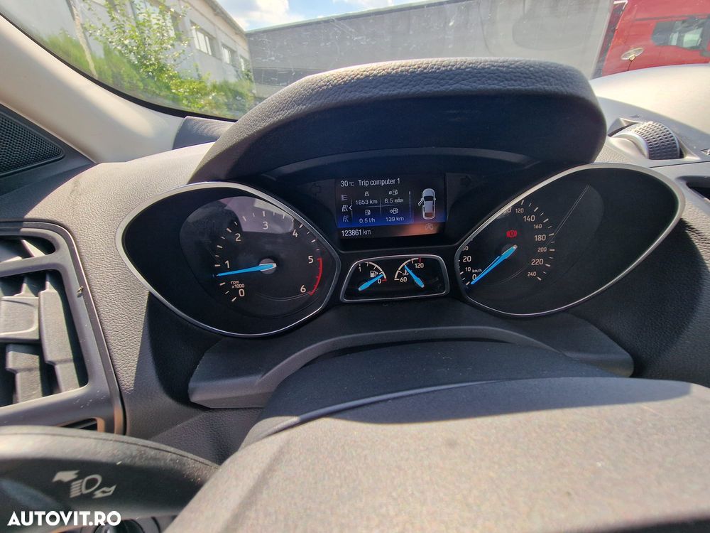 Ford Kuga - 6