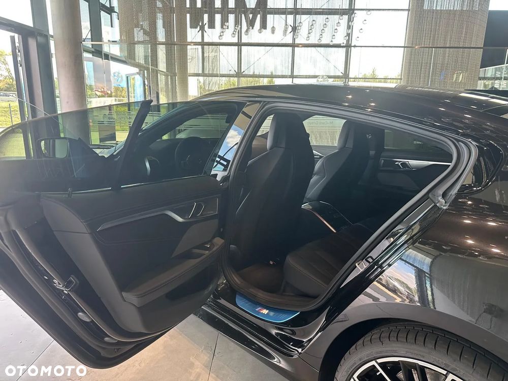 BMW Seria 8 - 21