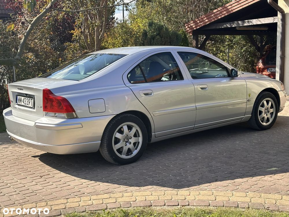 Volvo S60 2.5 T Momentum - 5