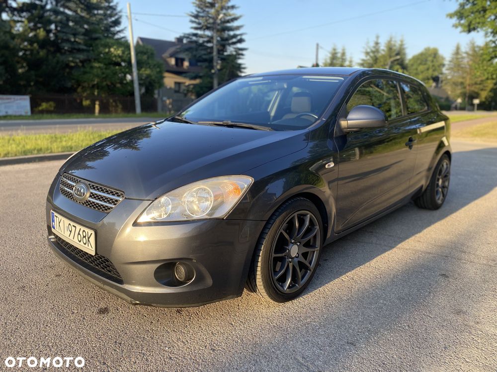 Kia Ceed - 1