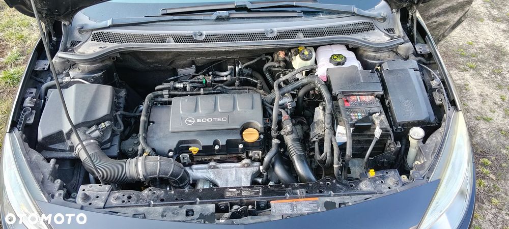 Opel Astra 1.4 T Sport - 9