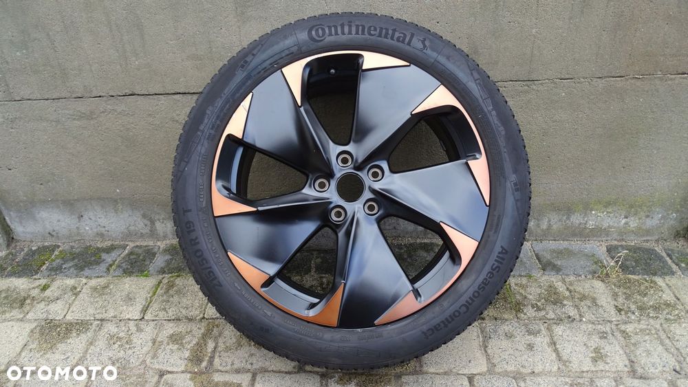 CUPRA BORN 10E - felga 7.5Jx19H2 ET50 5x112 - 1
