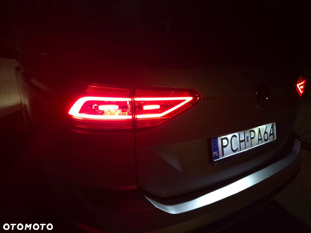 Volkswagen Touran - 25
