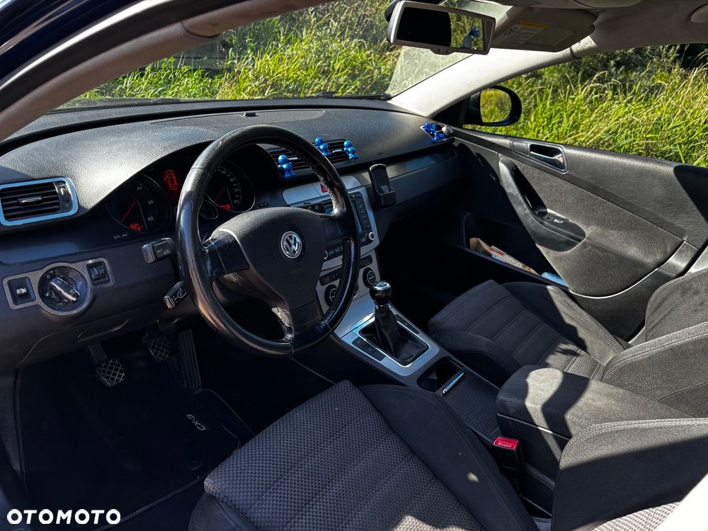 Volkswagen Passat 2.0 TDI Comfortline - 8