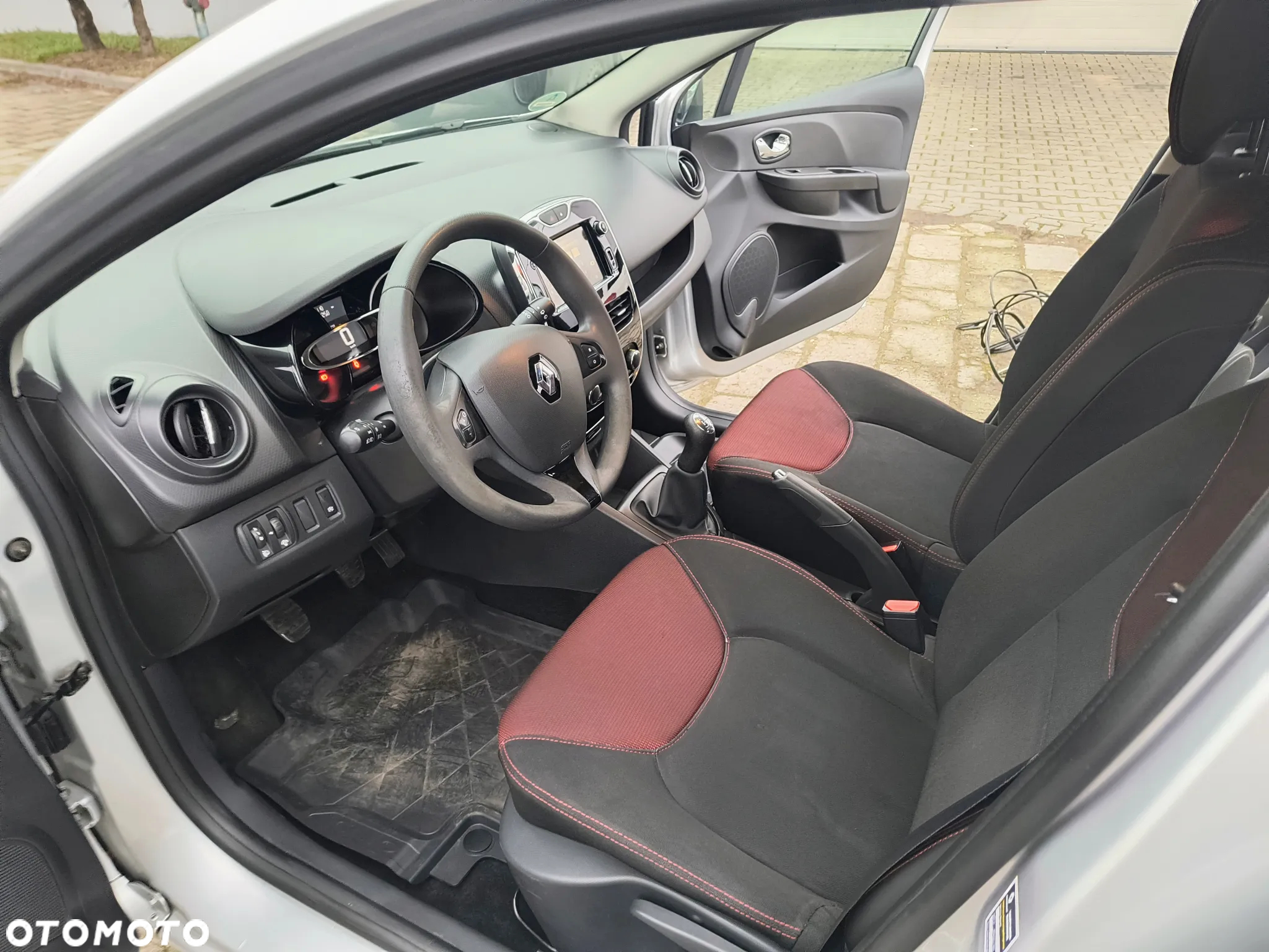 Renault Clio - 12