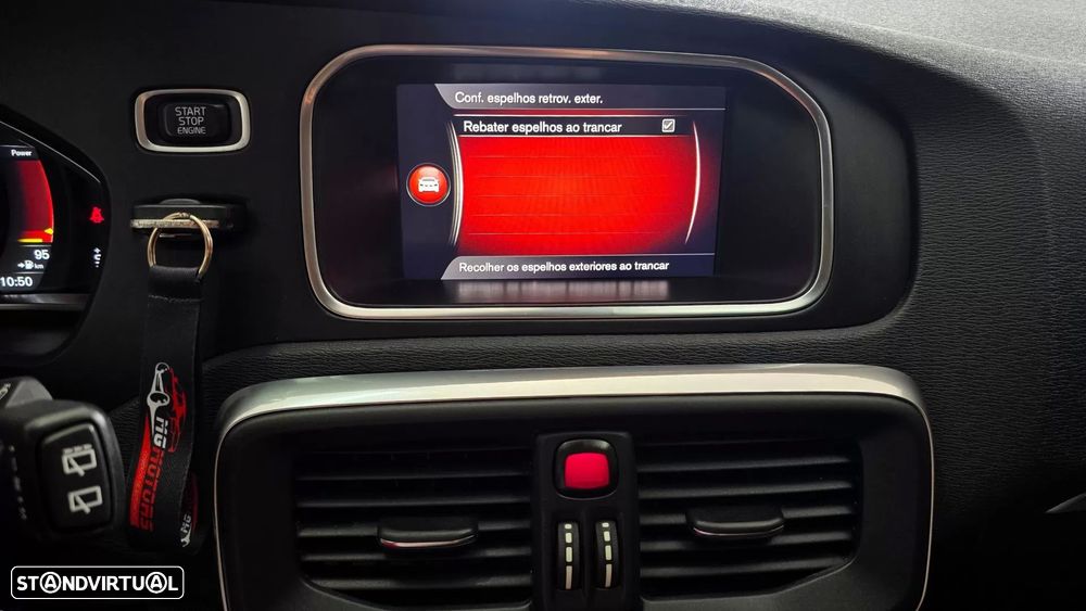 Volvo V40 2.0 D2 Momentum Geartronic — fotografia 39