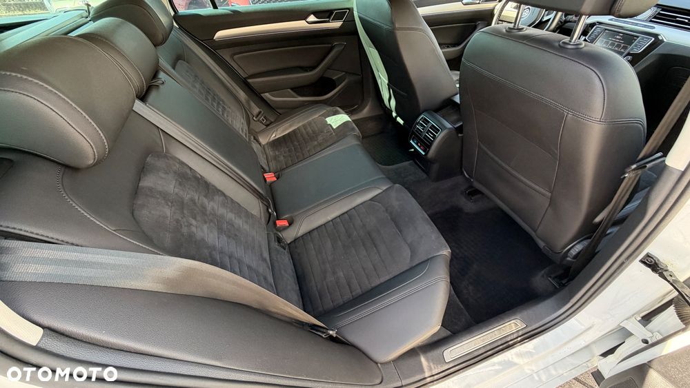 Volkswagen Passat - 8