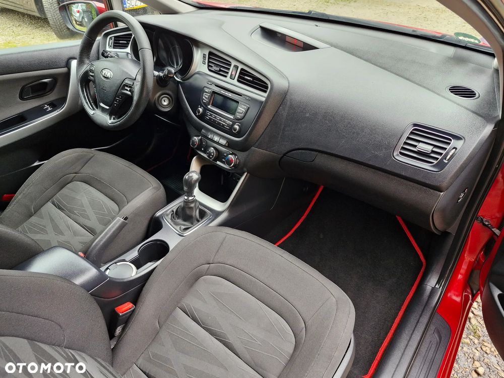 Kia Ceed 1.4 CVVT SW Dream-Team Edition - 7