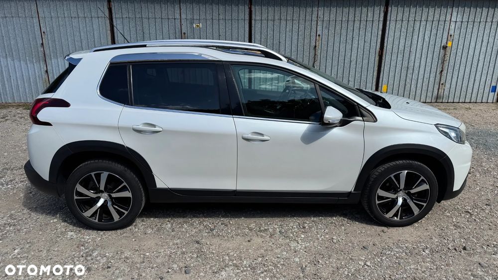 Peugeot 2008 1.2 PureTech Allure S&S - 2