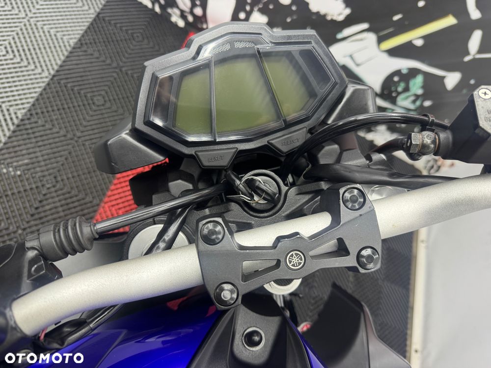 Yamaha MT - 24