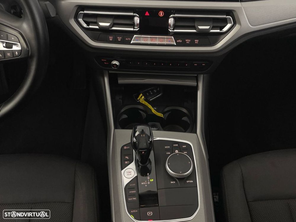BMW 330 e Auto - 16