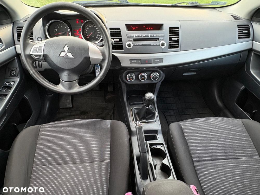 Mitsubishi Lancer 1.6 Invite - 17