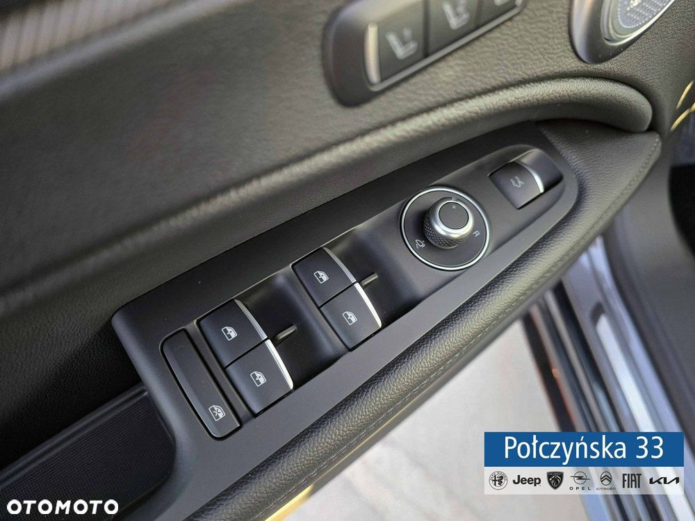 Alfa Romeo Stelvio - 13