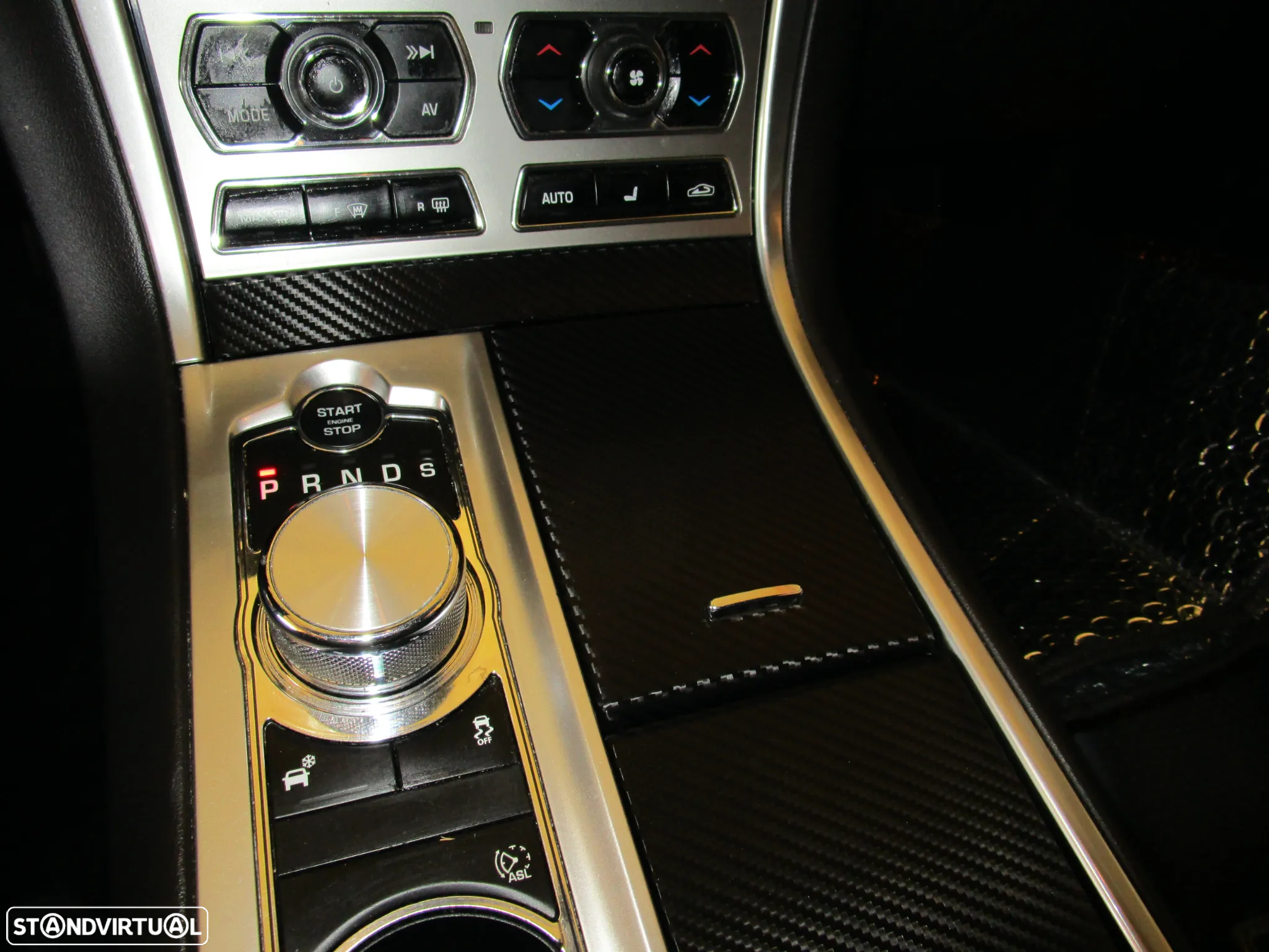 Jaguar XF 2.2 D R-Sport - 53