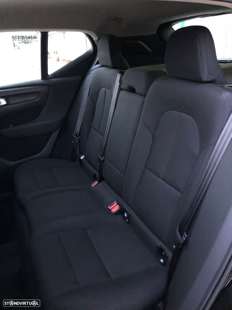 Volvo XC 40 1.5 T2 Momentum Plus - 24