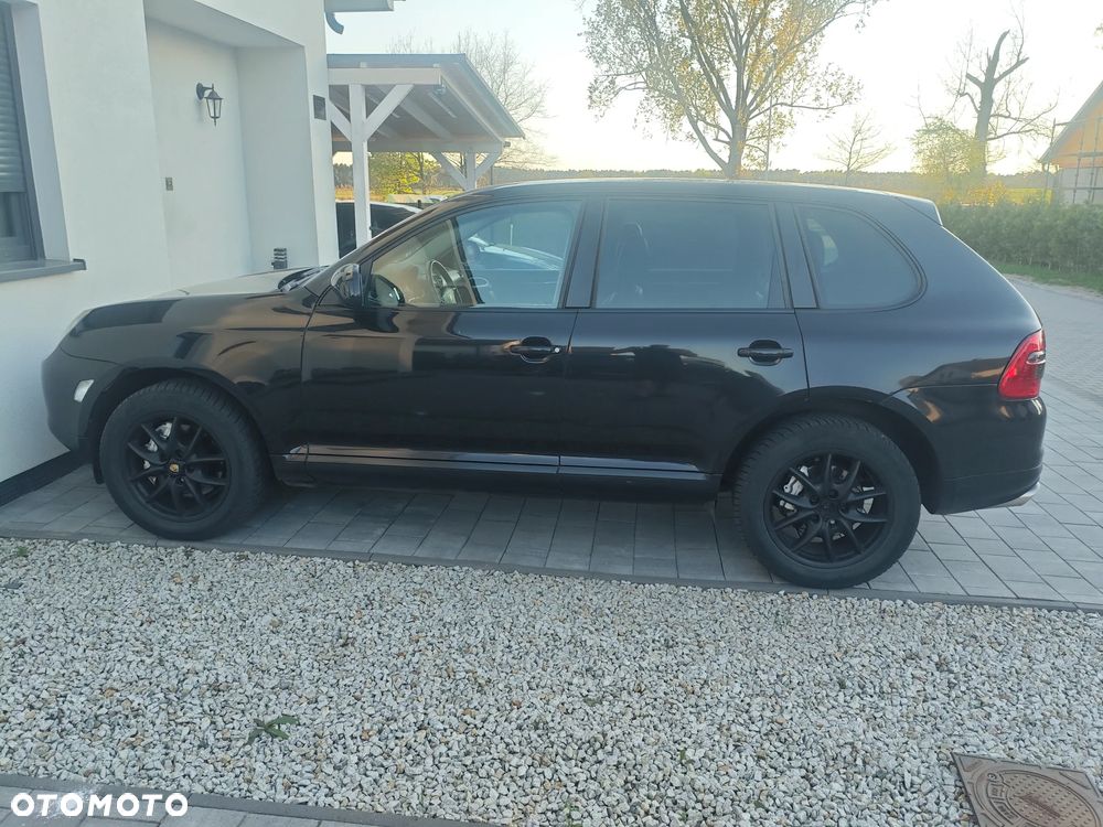 Porsche Cayenne - 2