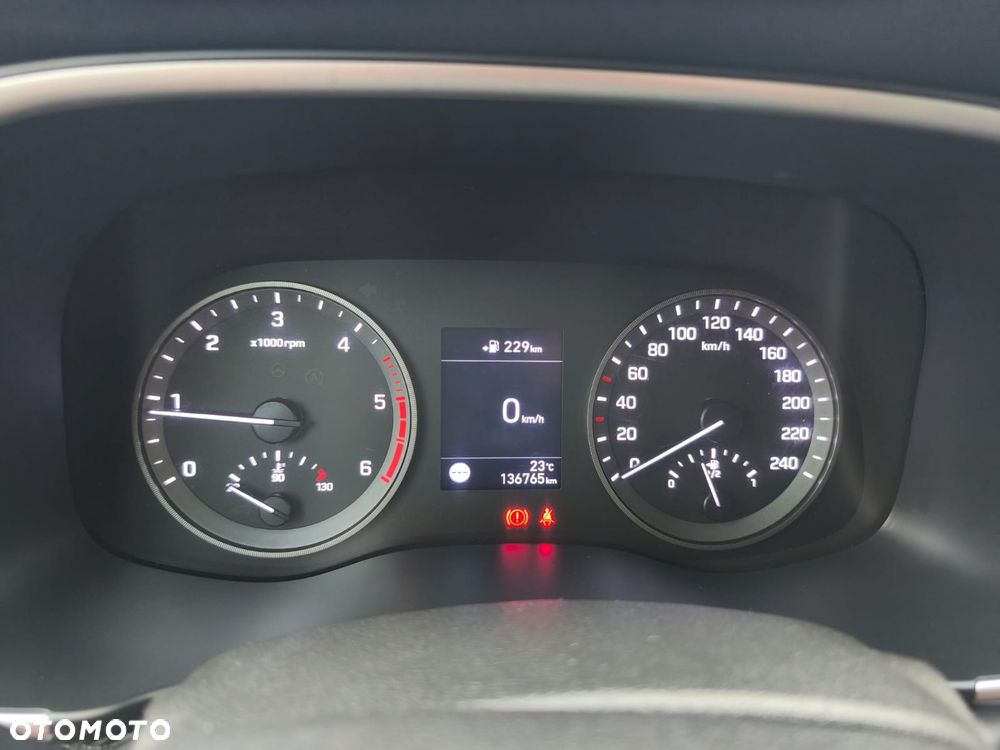 Hyundai Tucson 1.7 CRDI BlueDrive Style 2WD - 24