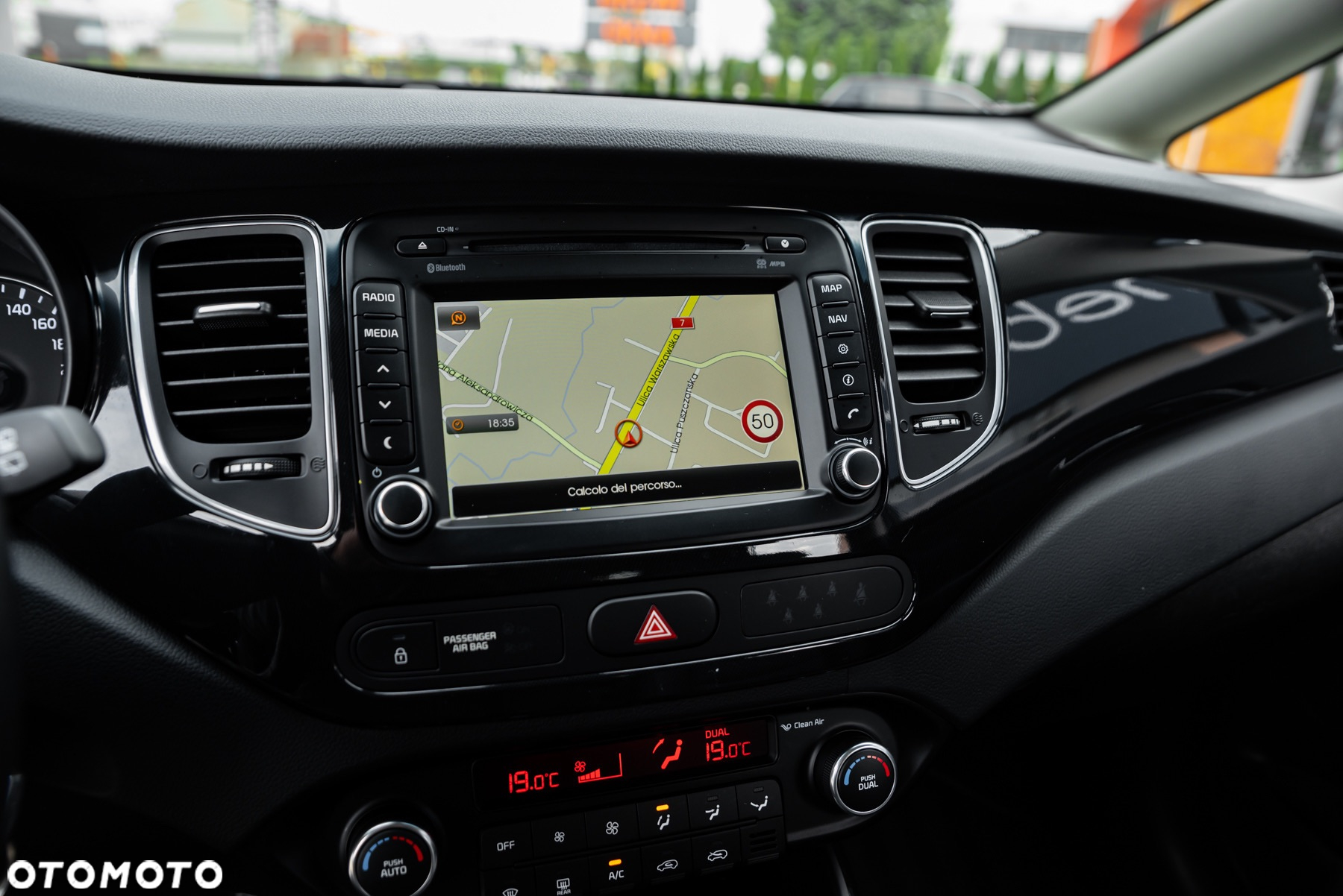 Kia Carens 1.7 CRDi XL 7os DCT - 32