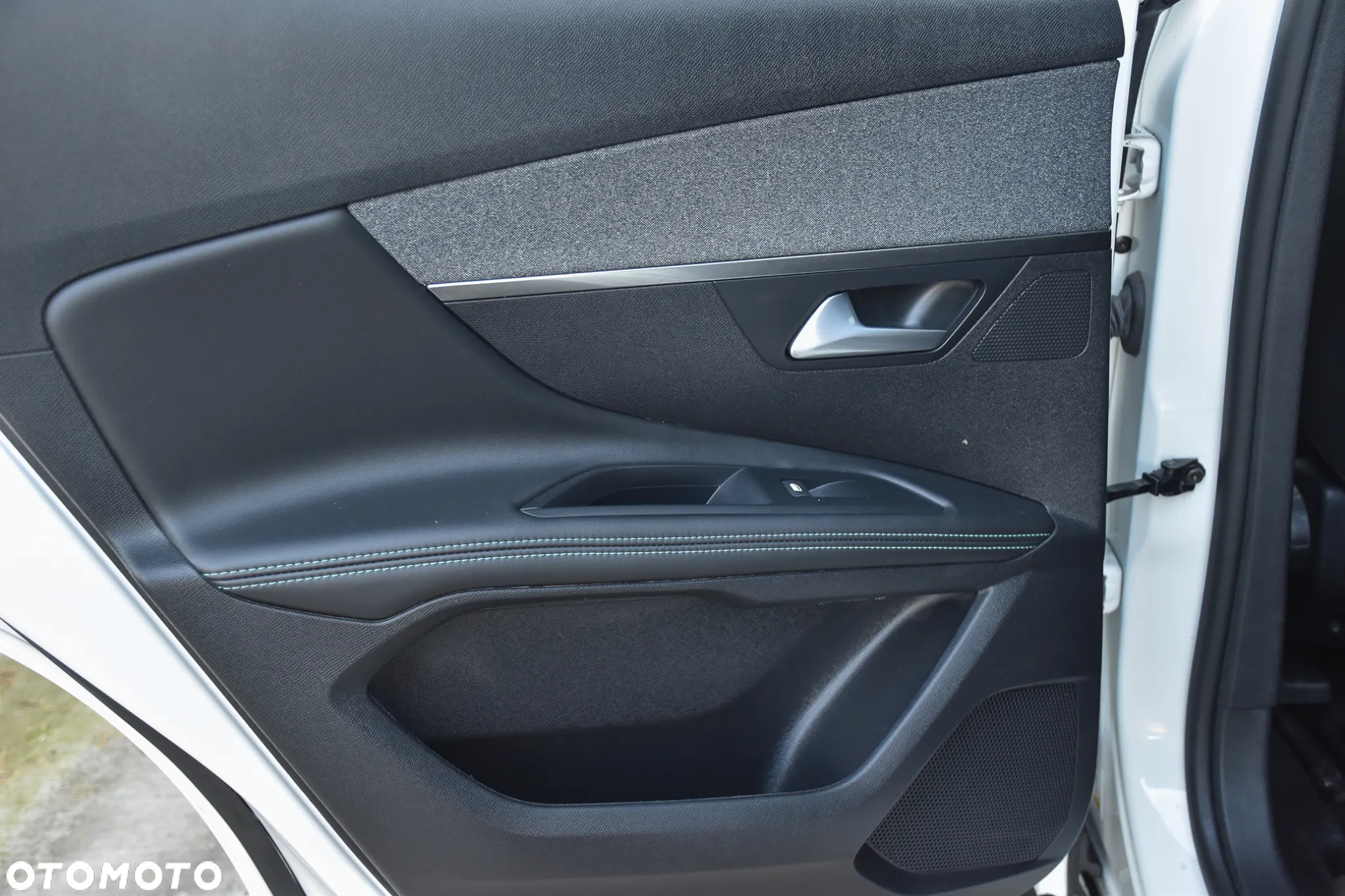 Peugeot 3008 1.6 PureTech Hybrid4 PHEV GT Pack S&S EAT8 - 35