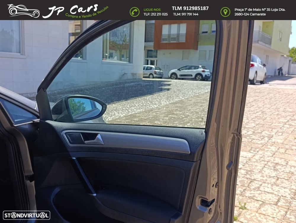 VW Golf 1.6 TDi Confortline DSG - 23