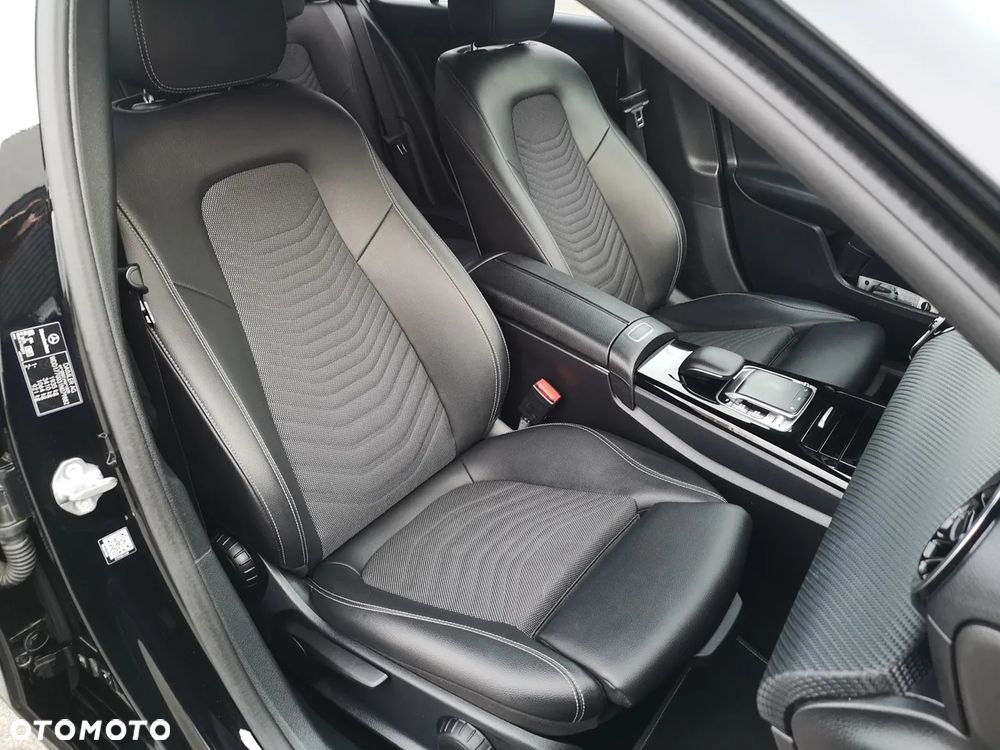 Mercedes-Benz Klasa A 180 d Edition 1 7G-DCT - 19