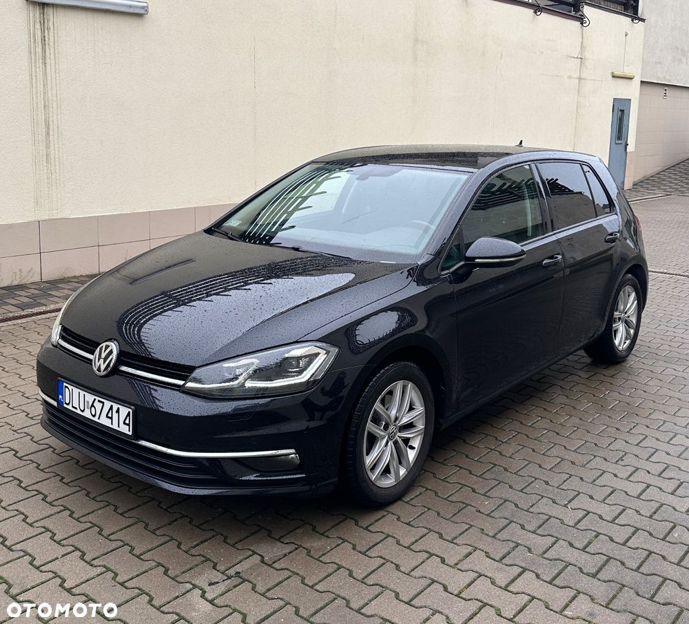 Volkswagen Golf - 1