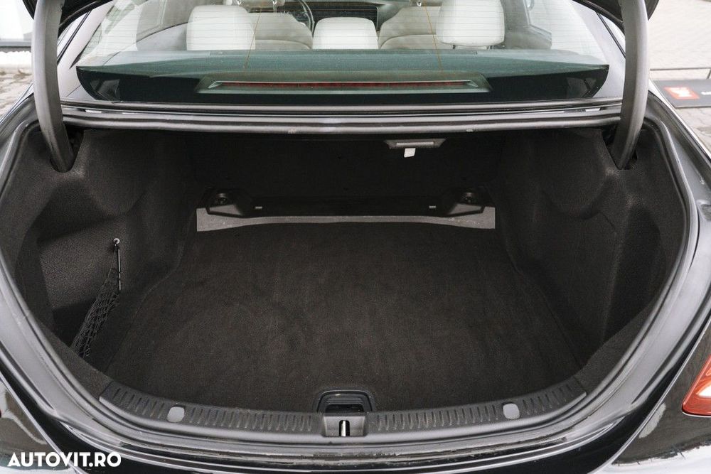 Mercedes-Benz E - 13