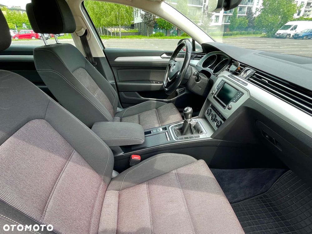 Volkswagen Passat 2.0 TDI BMT Comfortline - 12