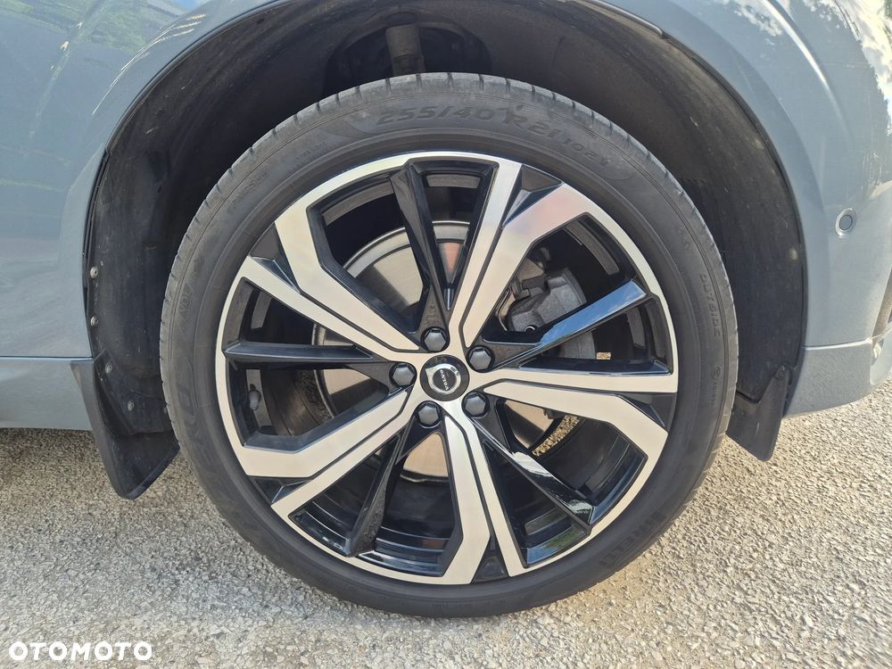Volvo XC 60 B4 D AWD Plus Dark - 32