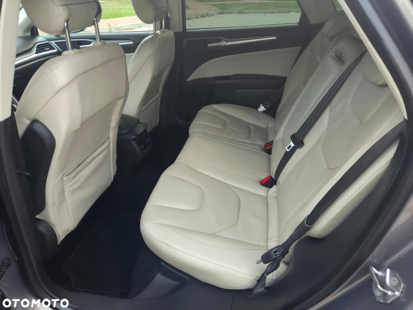 Ford Mondeo 2.0 EcoBoost Titanium - 18