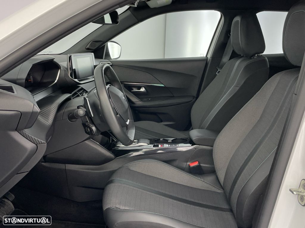 Peugeot 2008 1.5 BlueHDi Allure EAT8 - 11
