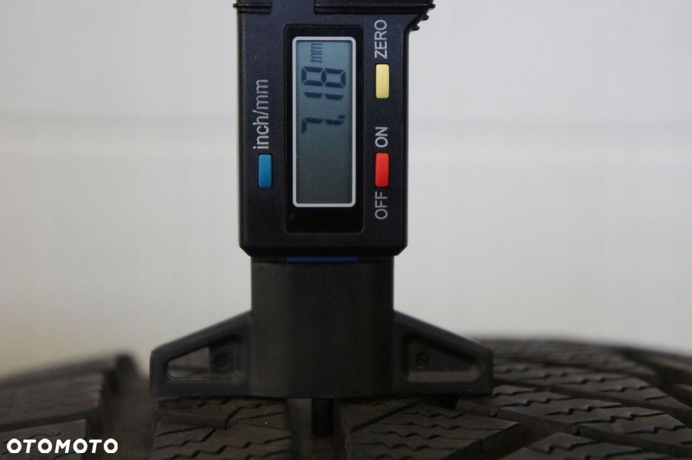 NR 416 Opony Zima 235/55/17 Continental Bieżnik ok. 7,00mm - 5