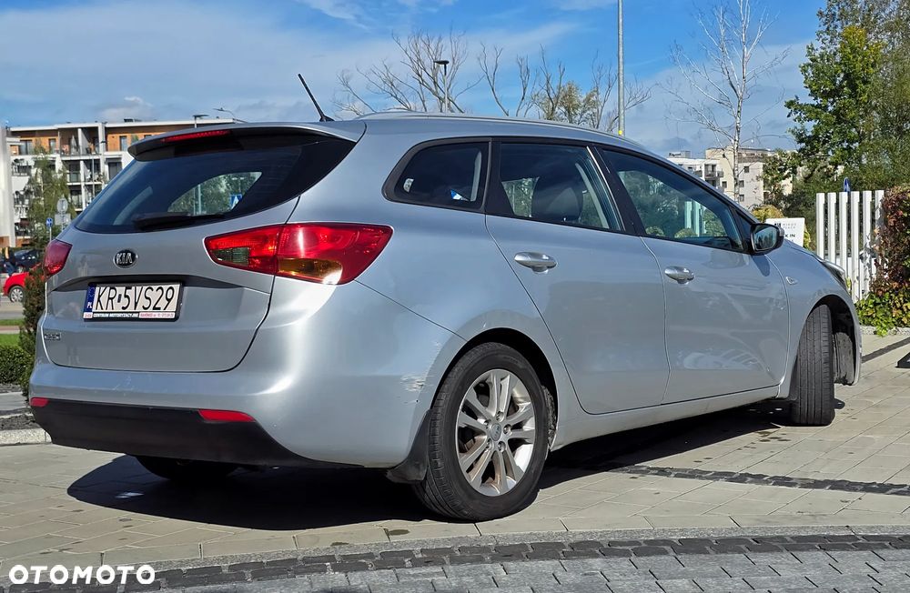 Kia Ceed - 4