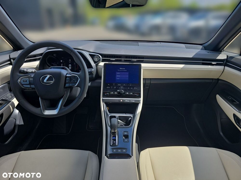 Lexus LBX - 12